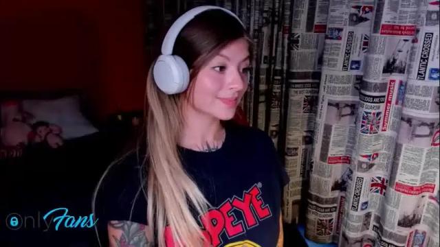 Image 11 of emmaa_hostt Stream on Chaturbate on 1 day ago