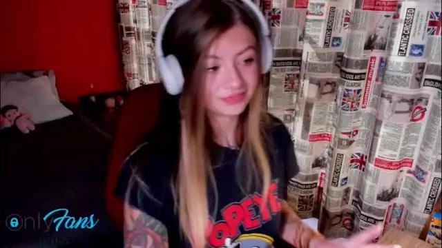 Image 4 of emmaa_hostt Stream on Chaturbate on 1 day ago