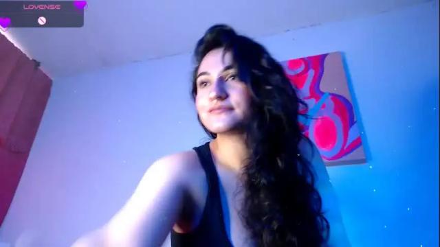 Image 3 of emmaamartinez Stream on Chaturbate on 6 months ago