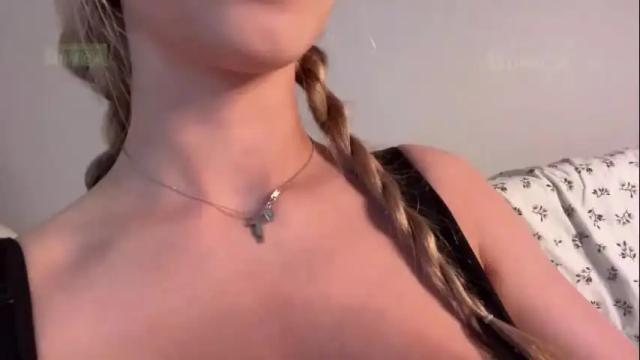 Image 6 of emmaandjake Stream on Chaturbate on 18 days ago