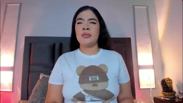 Image 2 of emmabecket2 Stream on Chaturbate on 2 months ago