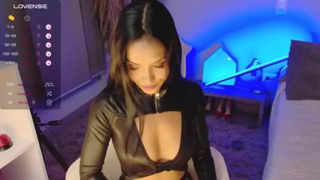 Image 3 of emmabeecker_ Stream on Chaturbate on 18 months ago