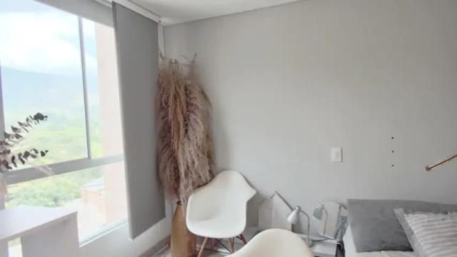 Image 11 of emmabeecker_ Stream on Chaturbate on 16 months ago
