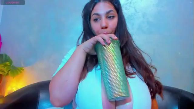 Image 8 of emmabigbobbs Stream on Chaturbate on 24 days ago