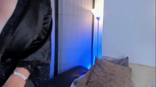 Image 12 of emmacollemann Stream on Chaturbate on 1 month ago