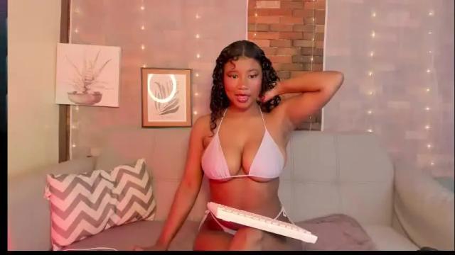 Image 2 of emmaconneer Stream on Chaturbate on 2 months ago