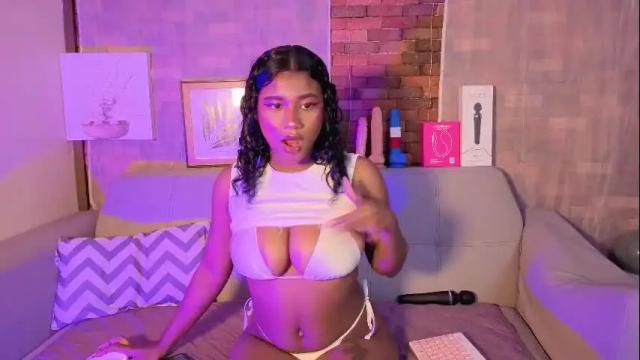 Image 4 of emmaconneer Stream on Chaturbate on 1 month ago