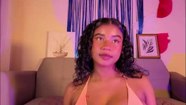 Image 10 of emmaconneer Stream on Chaturbate on 2 months ago