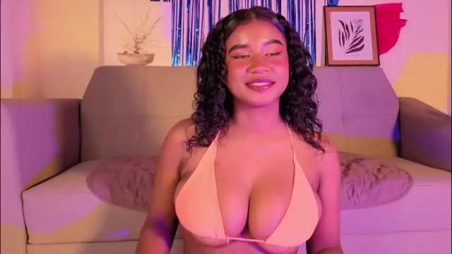 Image 7 of emmaconneer Stream on Chaturbate on 2 months ago