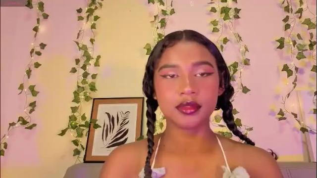 Image 2 of emmaconneer Stream on Chaturbate on 1 month ago