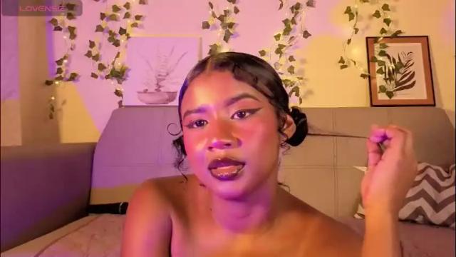 Image 2 of emmaconneer Stream on Chaturbate on 2 days ago