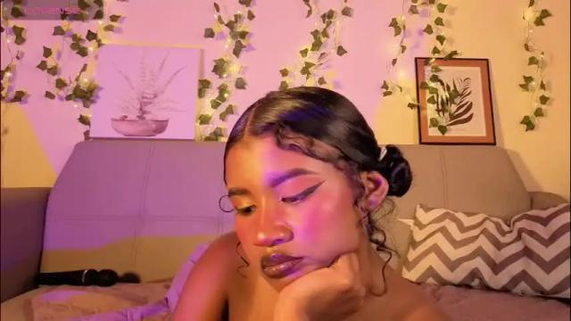 Image 6 of emmaconneer Stream on Chaturbate on 2 days ago