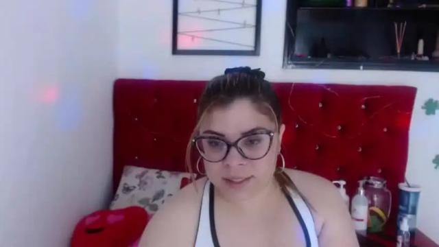 Image 7 of emmacox21 Stream on Chaturbate on 15 months ago