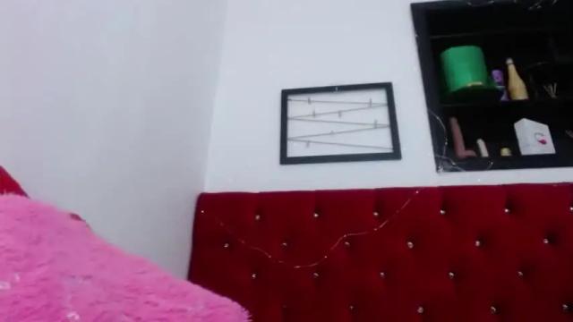 Image 12 of emmacox21 Stream on Chaturbate on 21 months ago