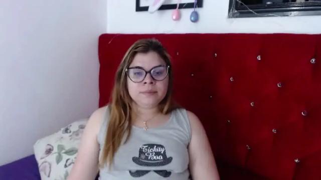 Image 2 of emmacox21 Stream on Chaturbate on 14 months ago