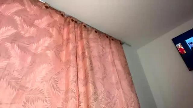 Image 6 of emmacutee_ Stream on Chaturbate on 13 months ago
