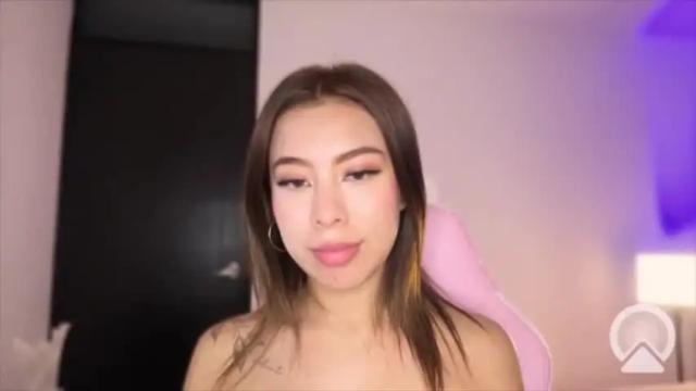 Image 12 of emmacutee_ Stream on Chaturbate on 13 months ago