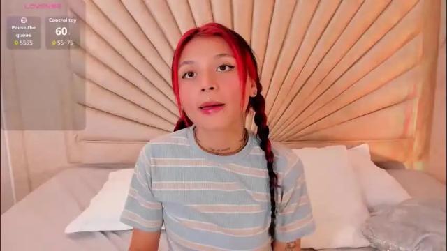 Image 10 of emmaduff_ Stream on Chaturbate on 2 months ago