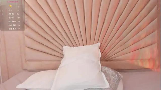 Image 7 of emmaduff_ Stream on Chaturbate on 2 months ago