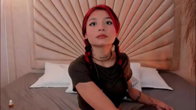 Image 4 of emmaduff_ Stream on Chaturbate on 2 months ago