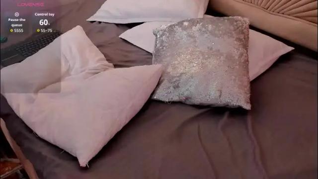 Image 2 of emmaduff_ Stream on Chaturbate on 2 months ago