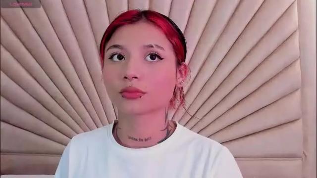 Image 12 of emmaduff_ Stream on Chaturbate on 1 month ago