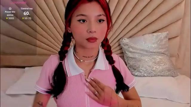 Image 3 of emmaduff_ Stream on Chaturbate on 1 month ago