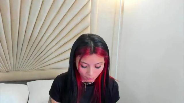 Image 2 of emmaduff_ Stream on Chaturbate on 1 month ago