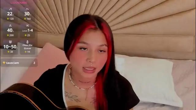 Image 11 of emmaduff_ Stream on Chaturbate on 1 month ago