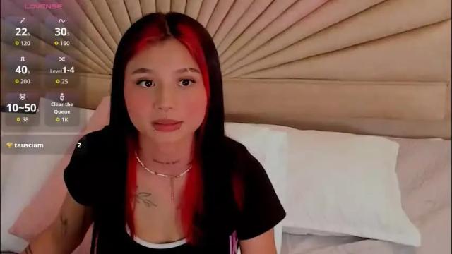 Image 7 of emmaduff_ Stream on Chaturbate on 1 month ago