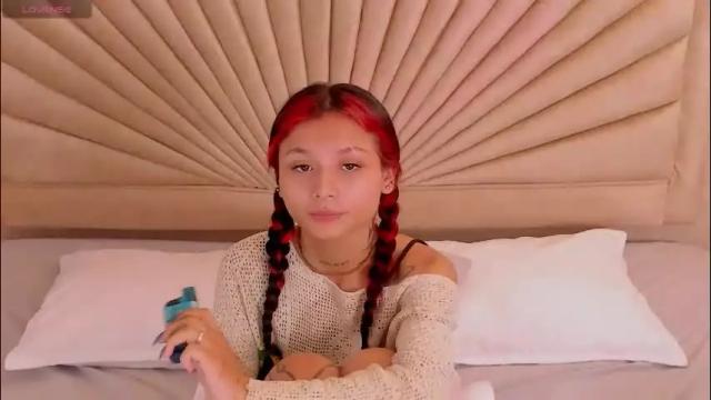 Image 6 of emmaduff_ Stream on Chaturbate on 1 month ago