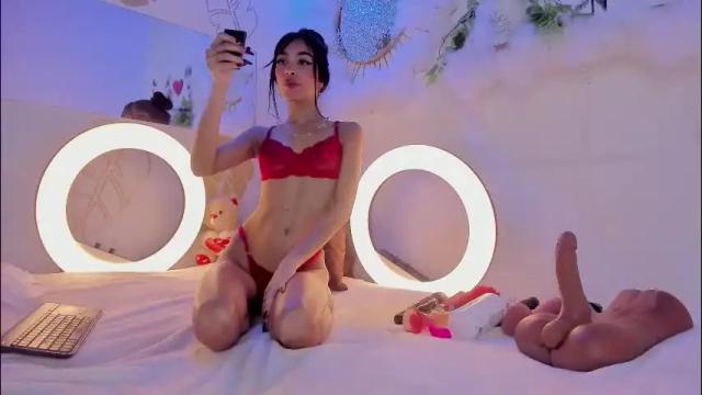 Image 8 of emmaduque Stream on Chaturbate on 1 month ago