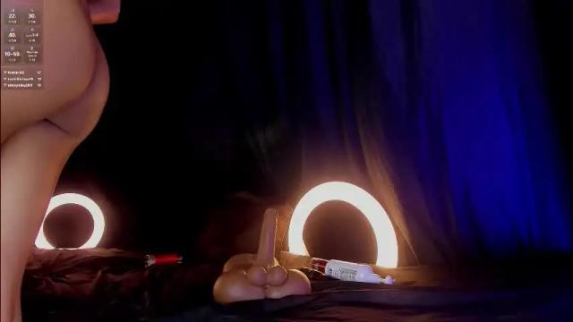 Image 12 of emmaduque Stream on Chaturbate on 25 days ago