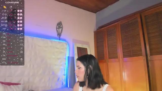 Image 3 of emmagv Stream on Chaturbate on 18 months ago