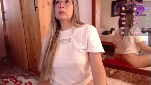 Image 12 of emmahenderson Stream on Chaturbate on 1 month ago