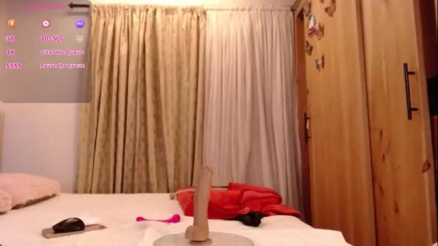 Image 2 of emmahenderson Stream on Chaturbate on 1 month ago