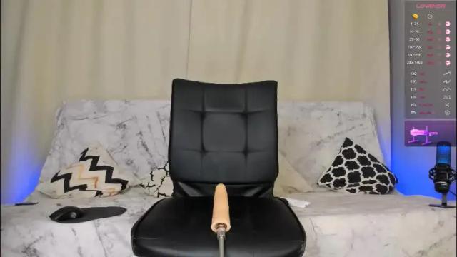 Image 6 of emmahotvibe Stream on Chaturbate on 4 days ago