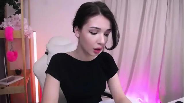 Image 8 of emmakeam_ Stream on Chaturbate on 2 months ago