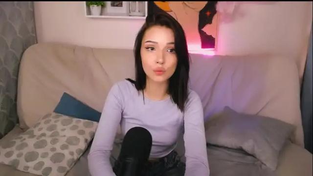Image 3 of emmakeam_ Stream on Chaturbate on 1 month ago