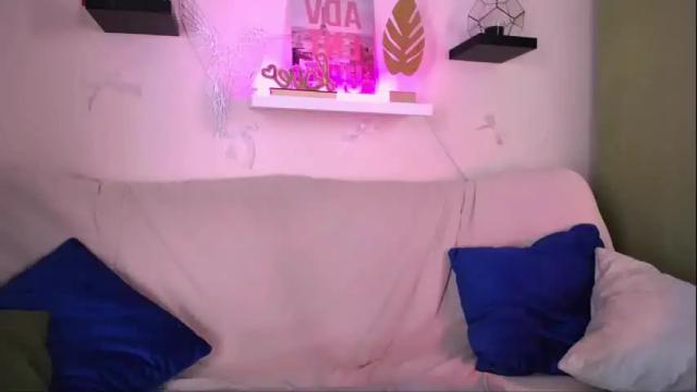 Image 2 of emmakeam_ Stream on Chaturbate on 1 month ago