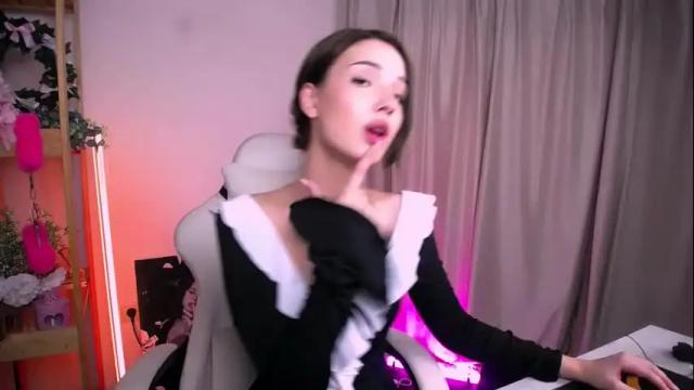 Image 2 of emmakeam_ Stream on Chaturbate on 29 days ago