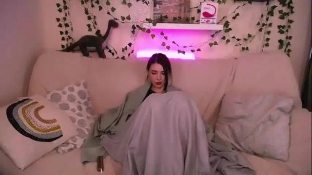 Image 10 of emmakeam_ Stream on Chaturbate on 9 days ago