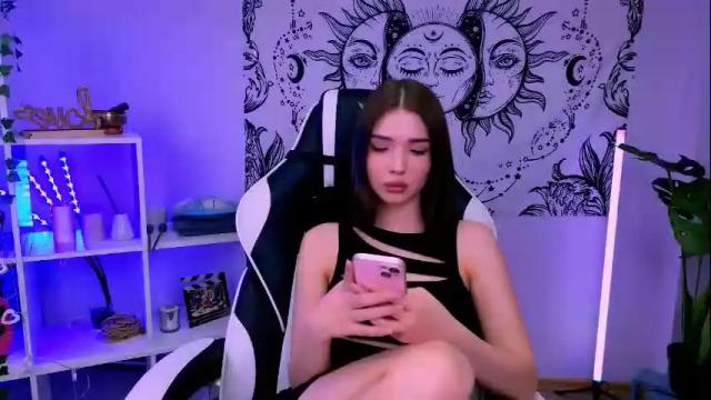 Image 12 of emmakeam_ Stream on Chaturbate on 4 days ago