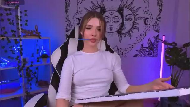 Thumbnail 3, emmakeam_'s Stream at Chaturbate, 2 months ago