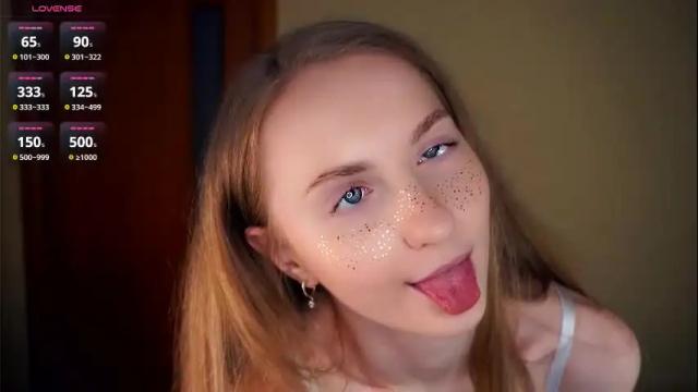 Image 3 of emmalaflame Stream on Chaturbate on 2 months ago