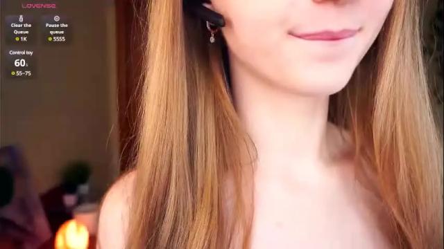 Image 4 of emmalaflame Stream on Chaturbate on 1 month ago