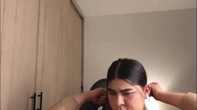 Image 2 of emmalee_a Stream on Chaturbate on 19 days ago