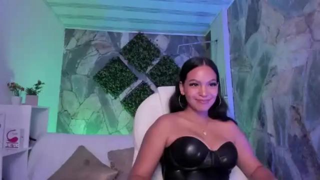 Image 6 of emmalewis_ Stream on Chaturbate on 18 months ago