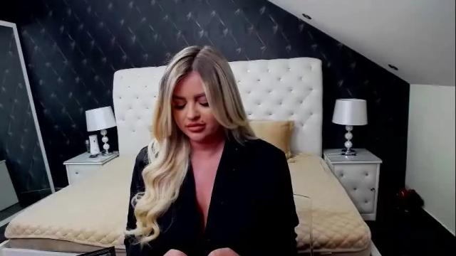 Image 10 of emmamavis Stream on Chaturbate on 7 days ago