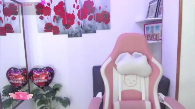 Image 10 of emmamyers_ Stream on Chaturbate on 3 months ago